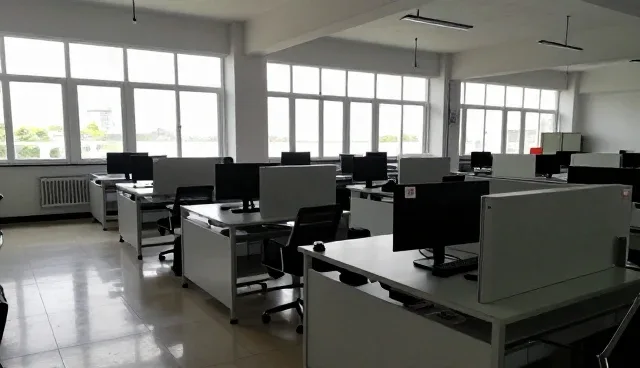 新媒体运营选型中的关键考量因素分析